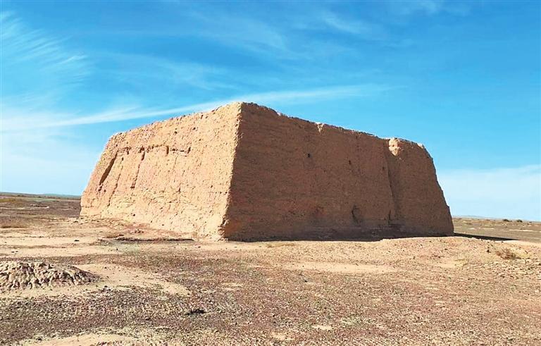 地灣城　漢代肩水候官駐地（“中國簡帛書法藝術(shù)研究與傳播出版工程”西北考察者供圖）