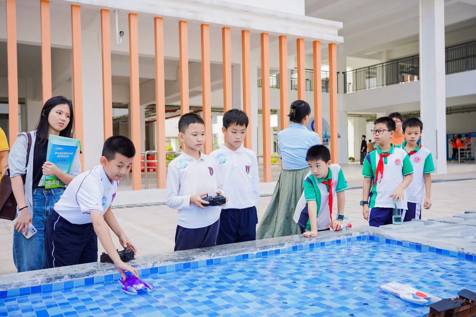 广州市白云区凤凰小学图片