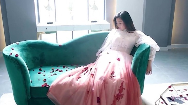 女人试衣间离奇遇害，不料一把剪刀竟帮警方破案