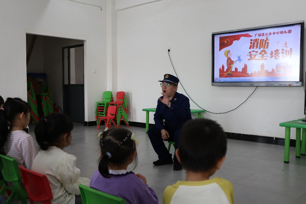 南昌县广福镇：萌娃遇“火焰蓝” 携手护成长