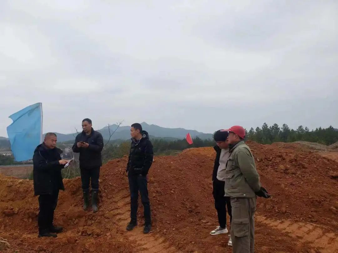 据昌南新区洪源镇党委委员,副镇长汪文华介绍,陶博城项目征地拆迁时间