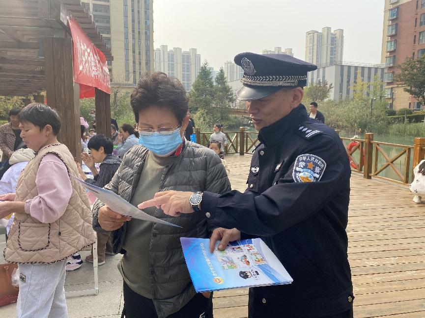 济宁市观音阁派出所开展侵财案件防范宣传 为群众安全感“加码”