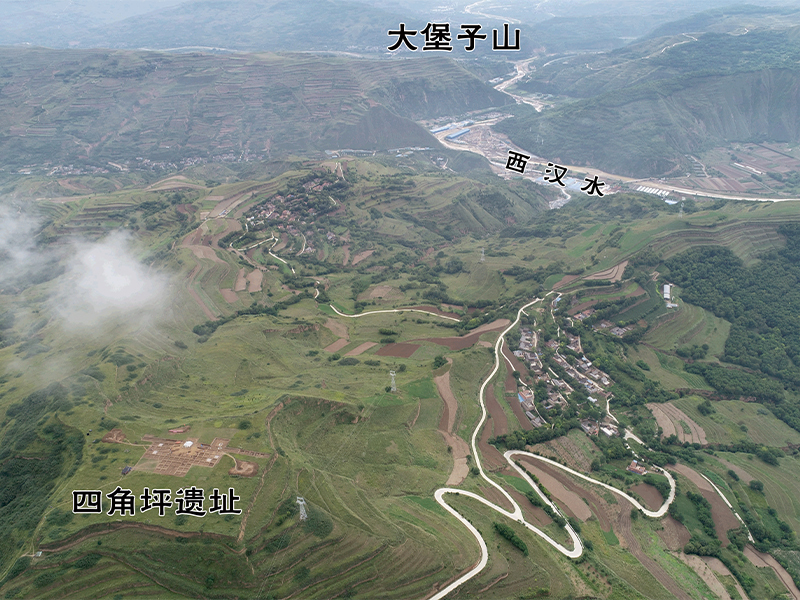 这是甘肃礼县四角坪遗址及周边地形全貌　四角坪遗址考古队供图