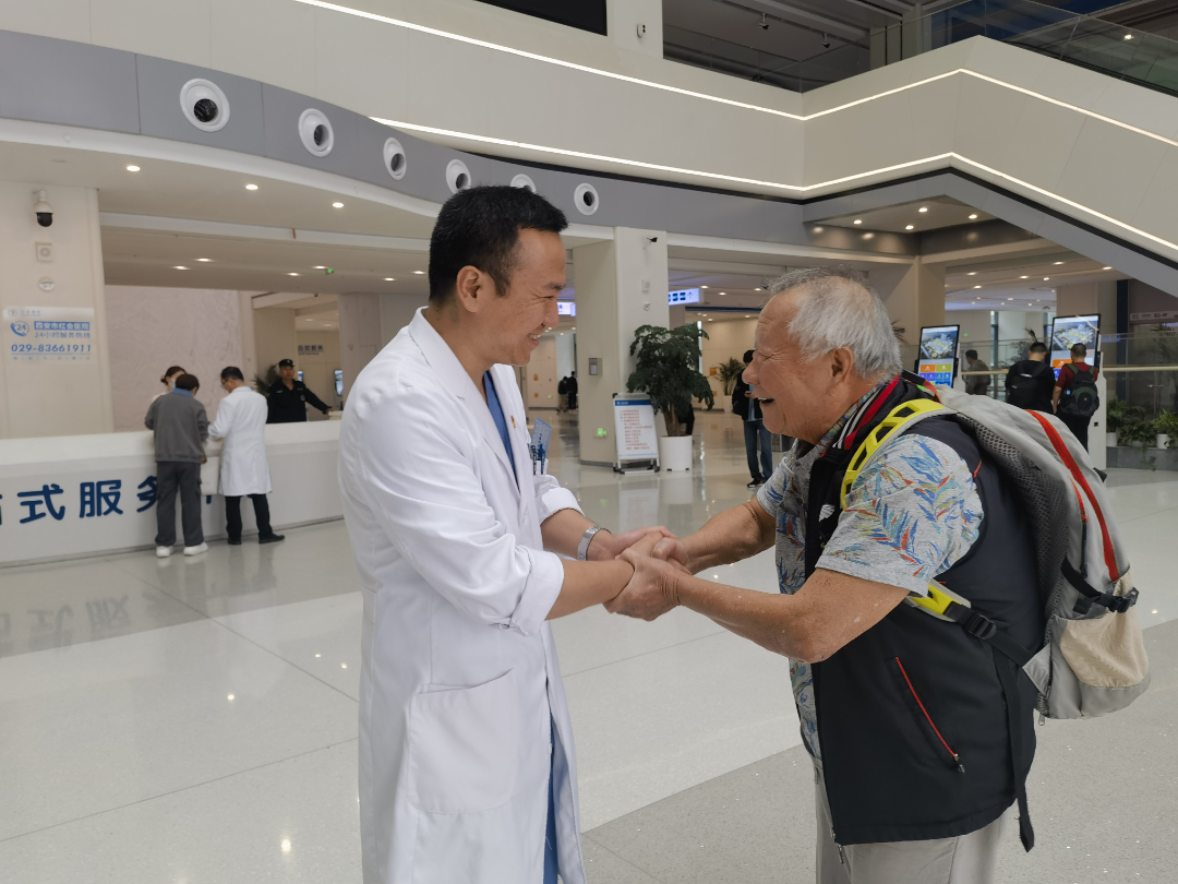 赵以甦教授与红会医院团队队员见面