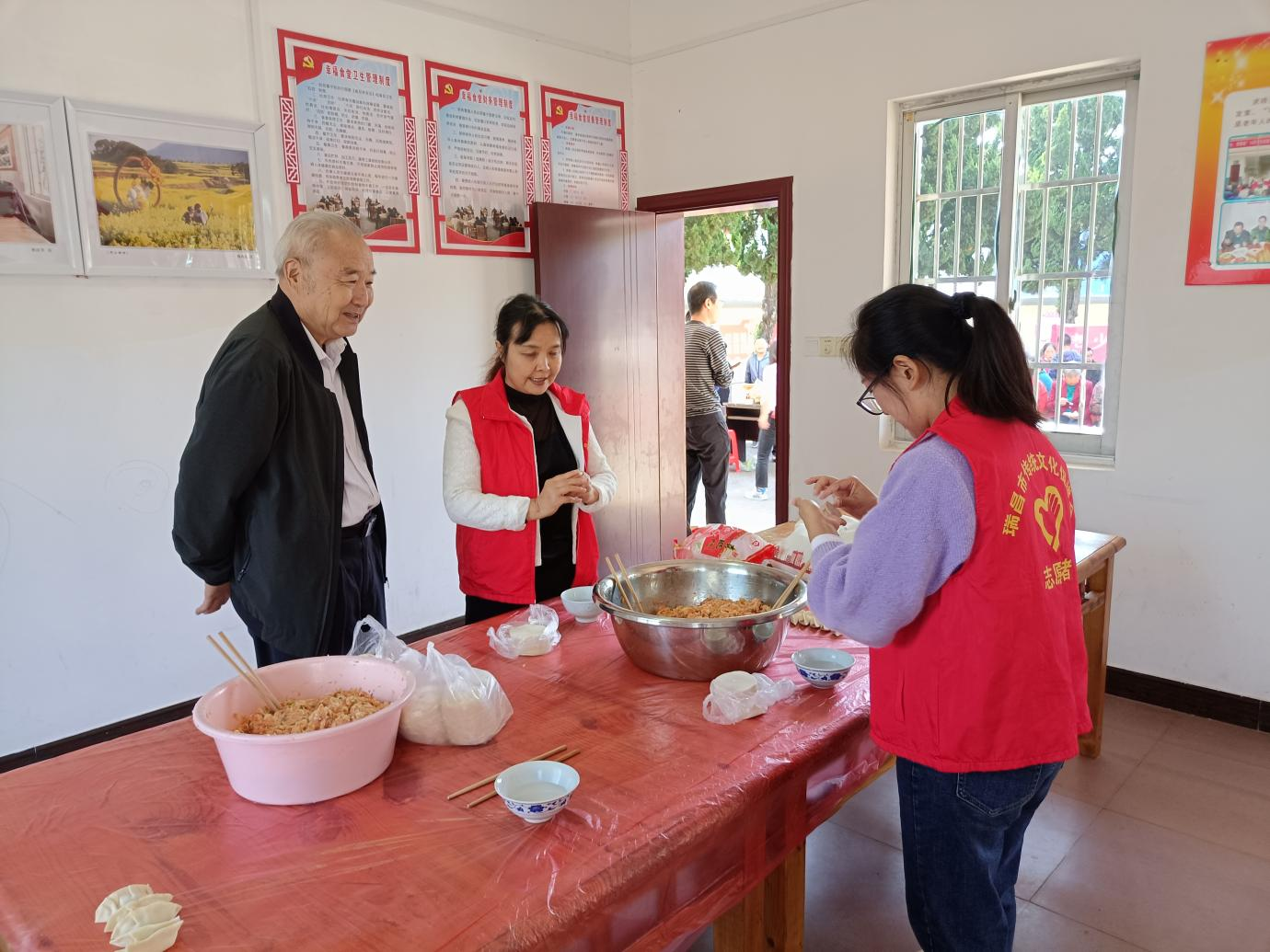 江西瑞昌市：“幸福院”让一老一小更幸福