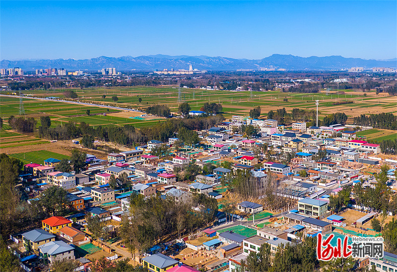 11月10日，航拍的涿州市万全庄村。河北日报记者 赵 杰摄