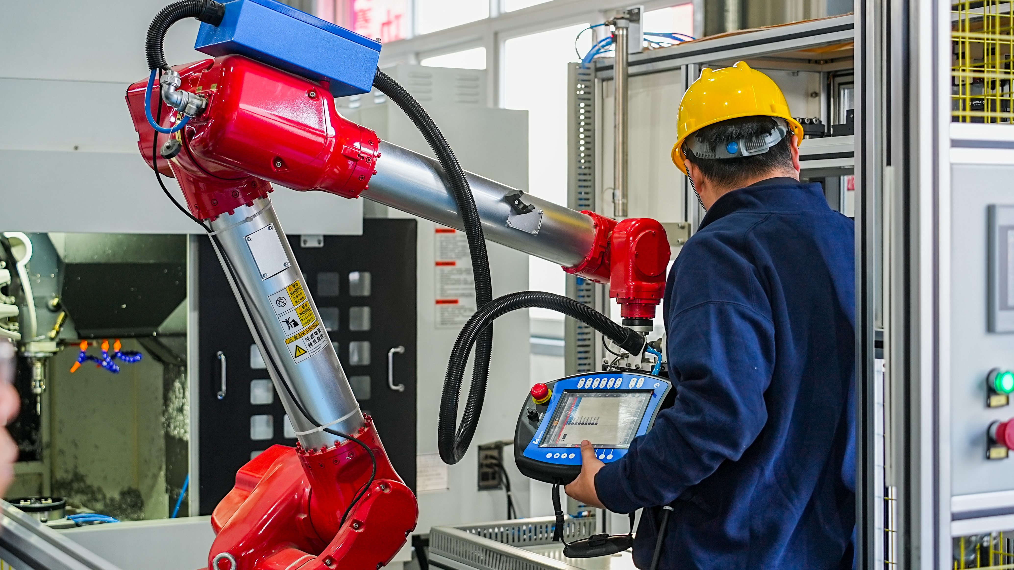 以赛促学、以赛促教、以赛促行！省级一类大赛助力天门职院师生共成长