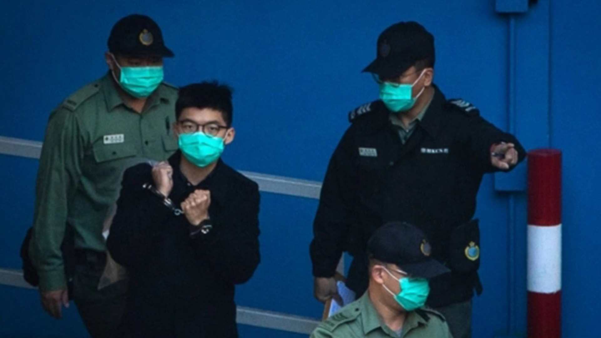 美记者新书曝乱港分子黄之锋，曾寻美国庇护被拒且不通知，网民讽“用完即弃”_凤凰网视频_凤凰网