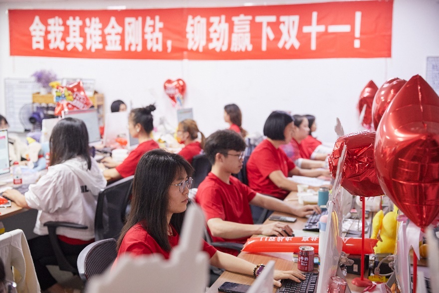 ▲目前，拼多多全球购业务已覆盖全国80个关税区近200个保税仓。欧阳荟|摄
