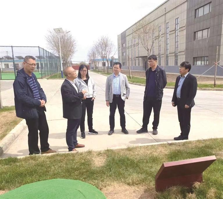 组织技术团队到企业现场调研