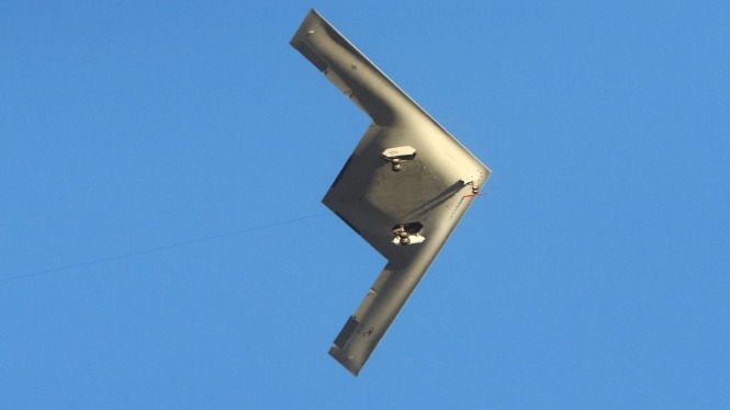 视频:美国b-21轰炸机首飞_凤凰网资讯_凤凰网