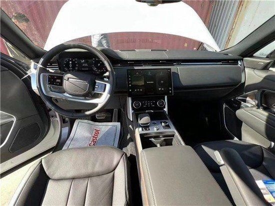 港口23款路虎揽胜行政混动版底价大促销