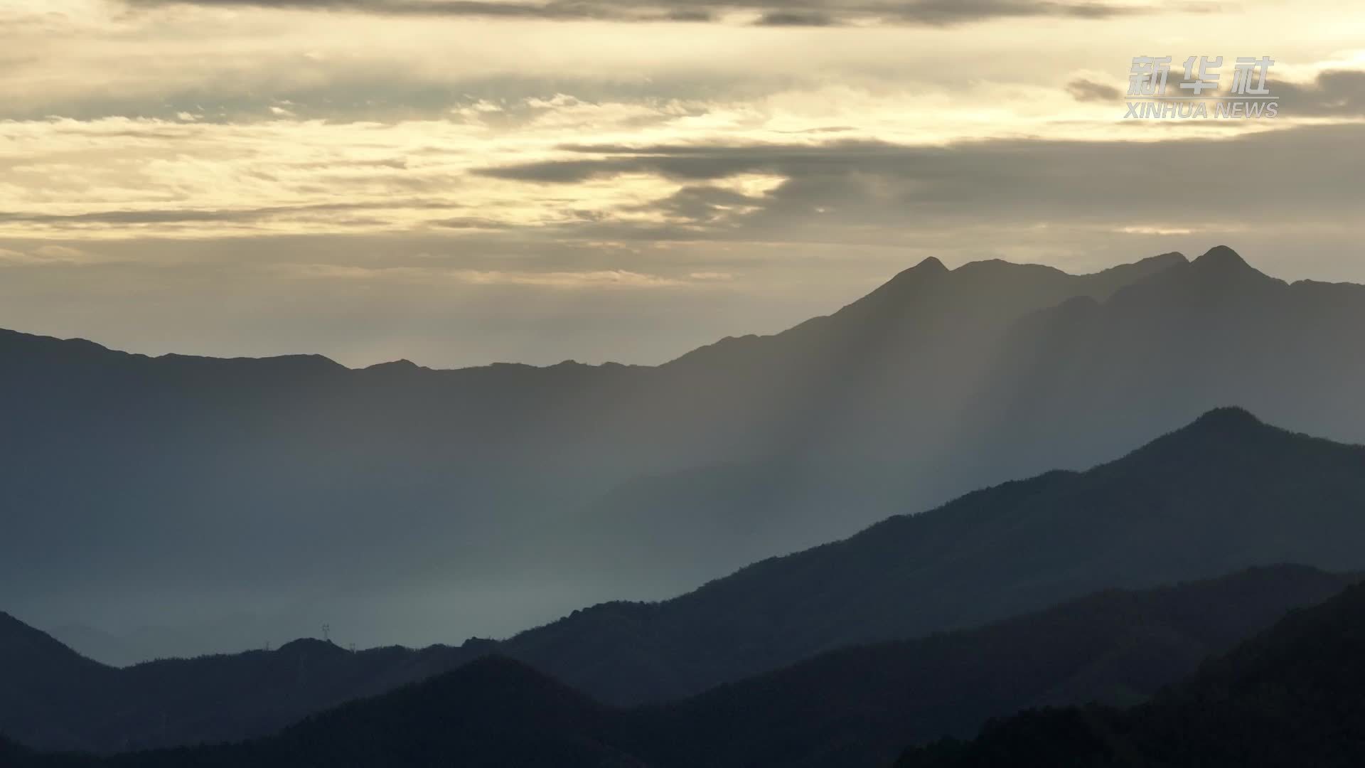 江西芦溪：山乡小城 景色如画