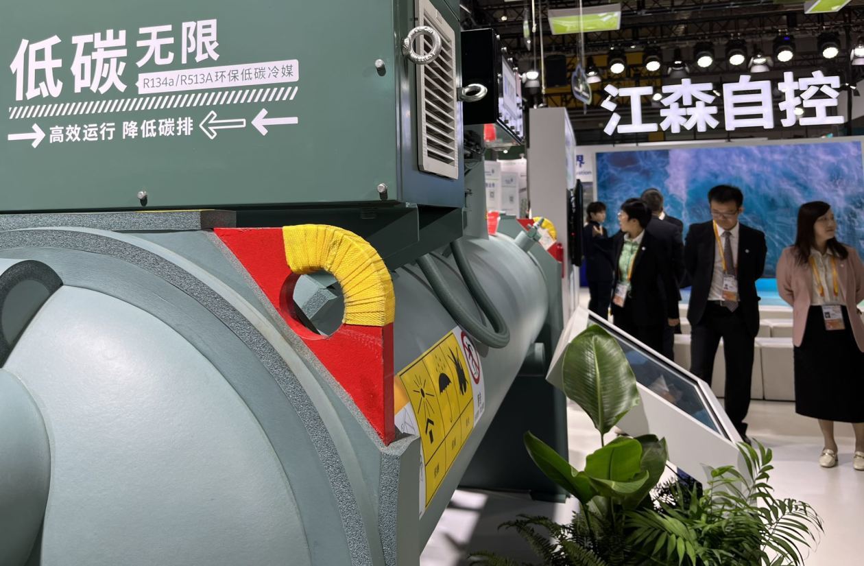 江森自控展台(摄影/翟亚菲)