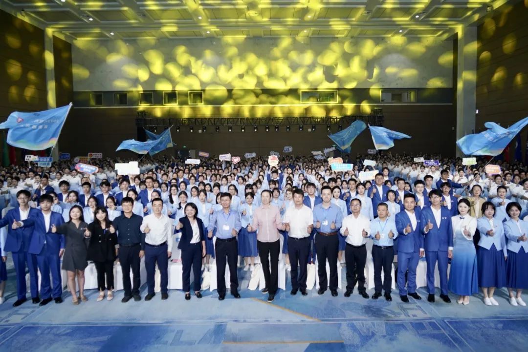 青春靓丽 807名“小梧桐”出征乌镇峰会凤凰网浙江_凤凰网