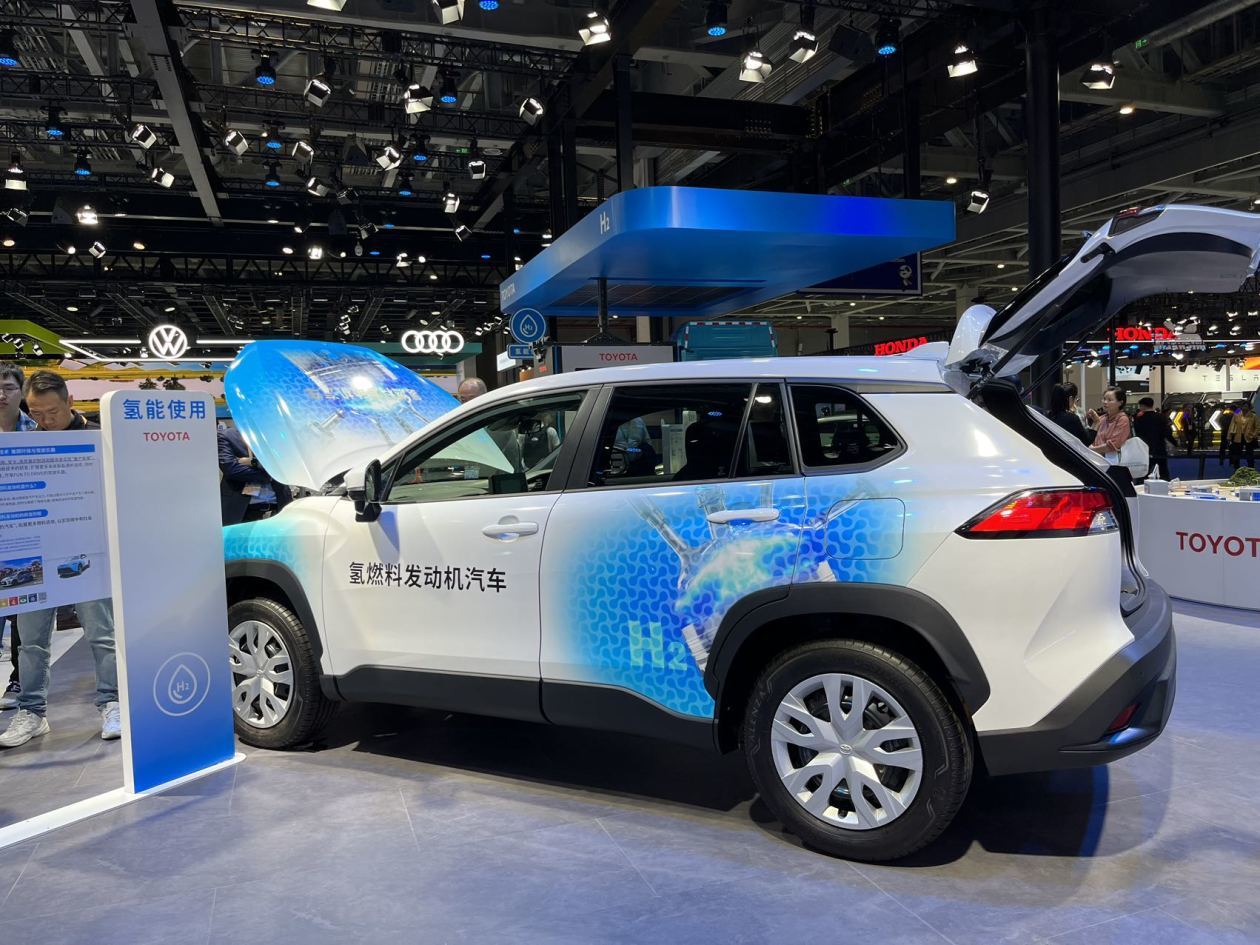 丰田汽车展台(摄影/翟亚菲)