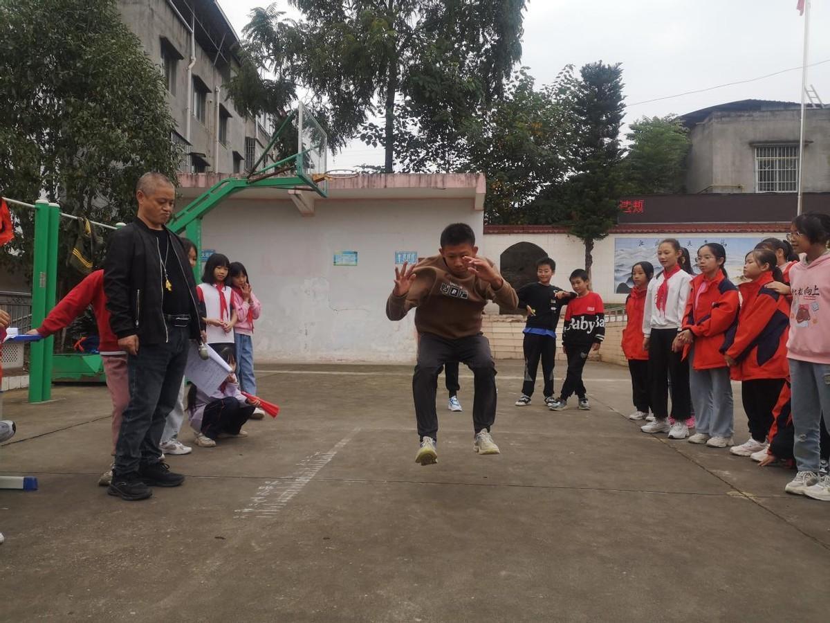 三台县心妙小学中太小学观桥中学分别举办秋季运动会