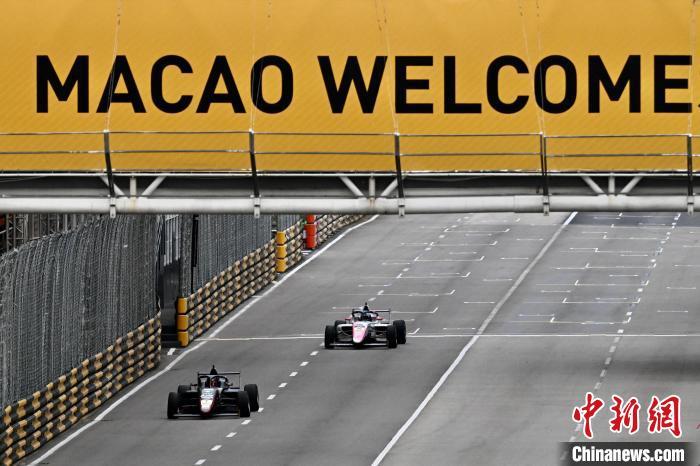 第70届澳门格兰披治大赛车正式开赛