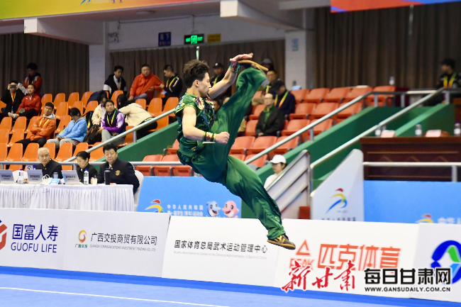 成凯比赛精彩瞬间