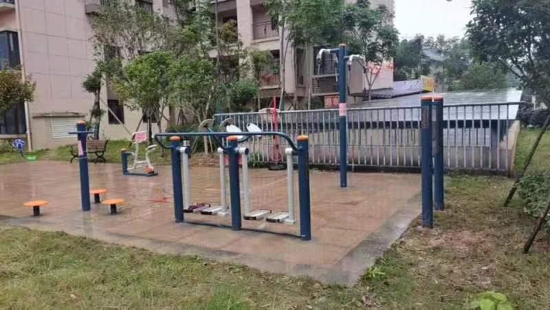 燕子山社区燕珑新寓小区新增一套室外健身路径