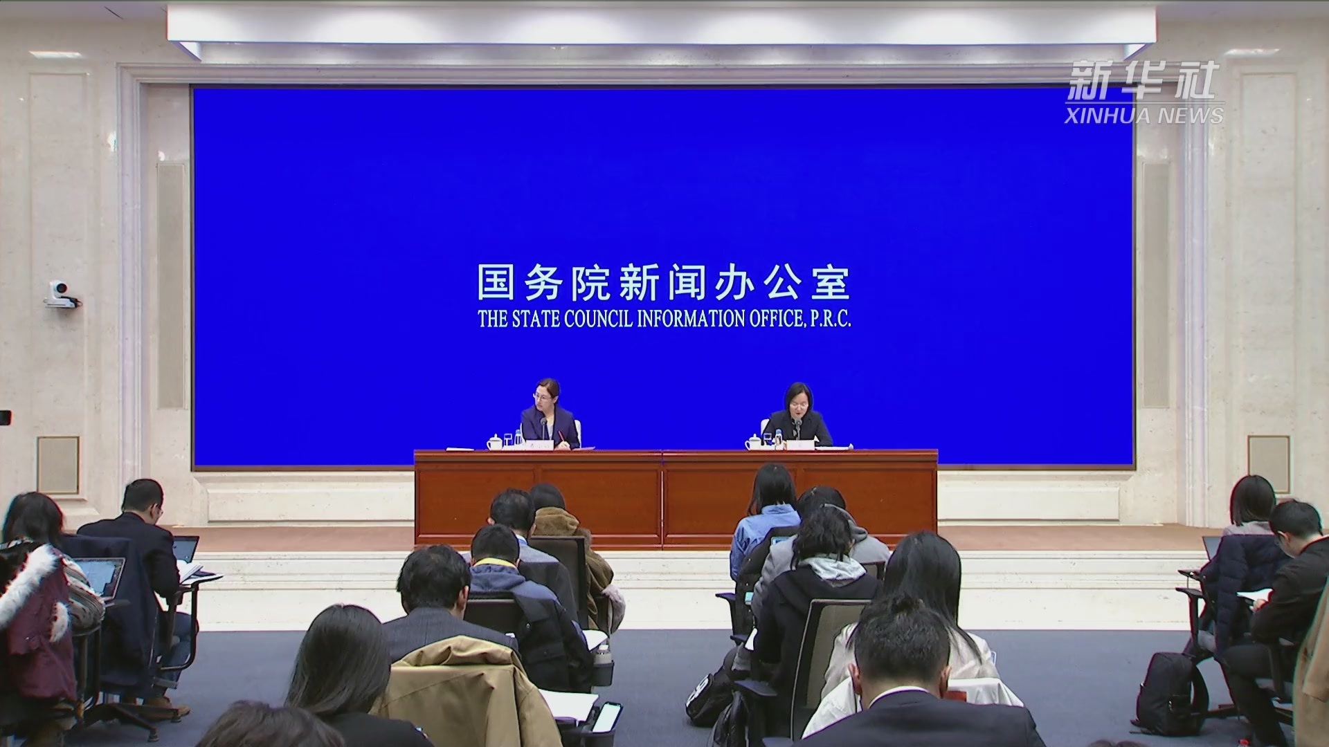 国家统计局：10月社会消费品零售总额同比增速比上月加快2.1个百分点