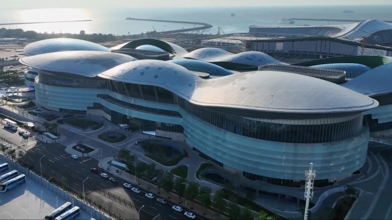 海口国际免税城:文化艺术的视觉盛宴,建设用钢量抵得上4个埃菲尔铁塔