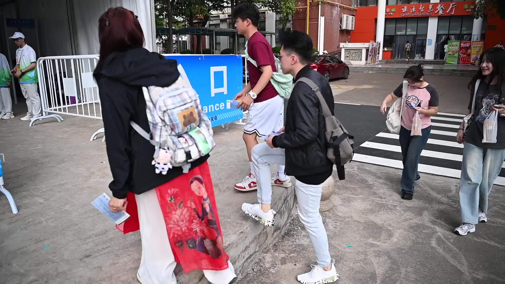 全球连线丨东盟留学生：学青会让更多年轻人了解毽球运动