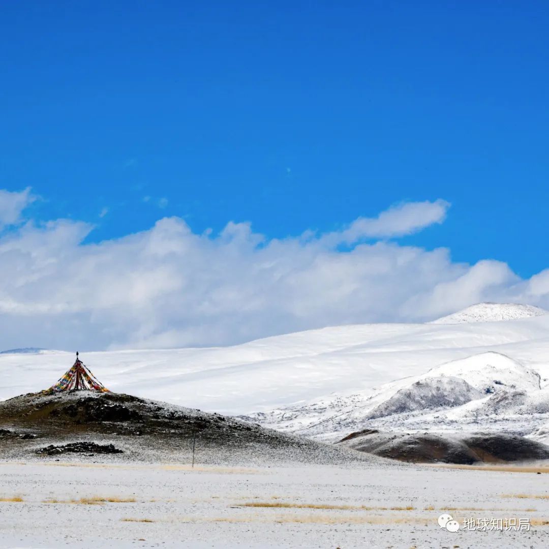 仲巴境内的雪山(图:图虫创意)