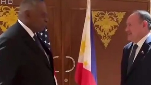 美菲防长会面 讨论南海及军事合作