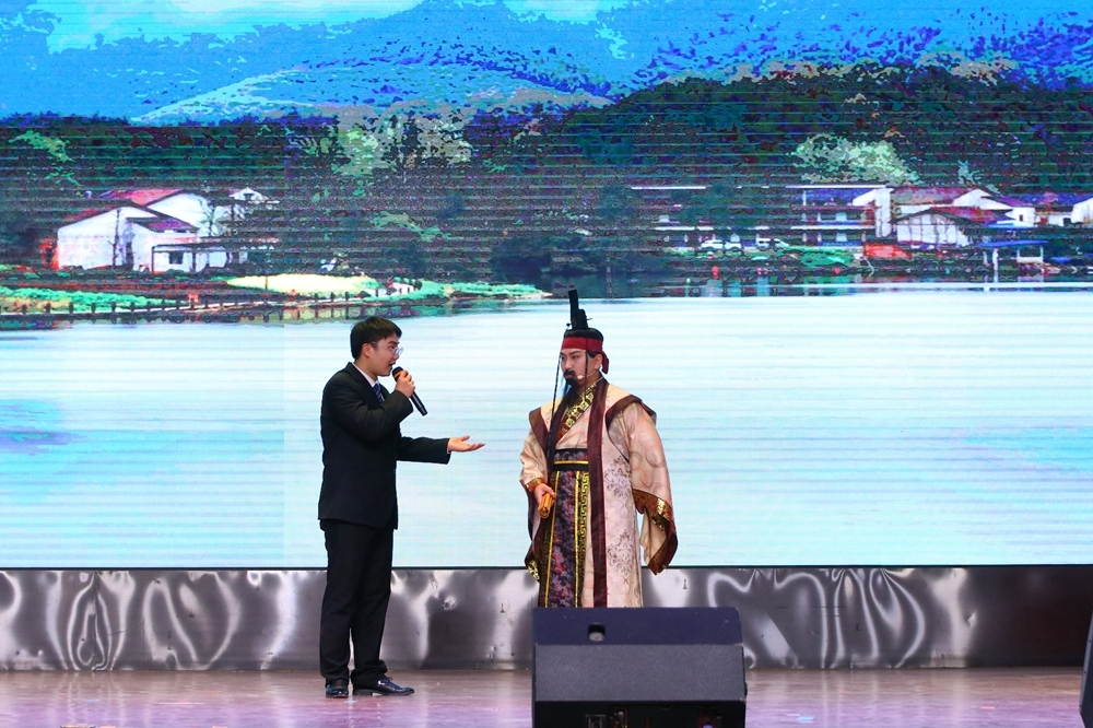 杨凌职业技术学院原创舞台情景剧《郑国渠》首场汇报演出精彩上演