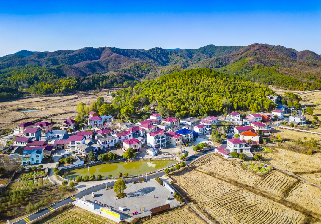 永修县梅棠镇新庄村畲族雷家组航拍图。 刘远庆/摄