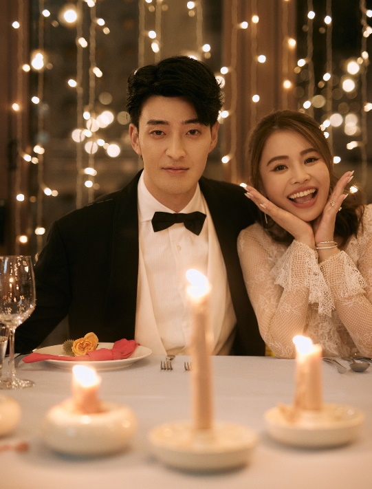 李铢衔James与马嘉莹佩戴蒂芙尼珠宝举行婚礼