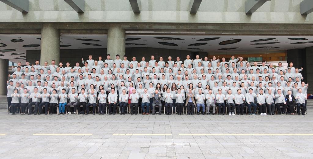 合影留念（摄影：施培松）