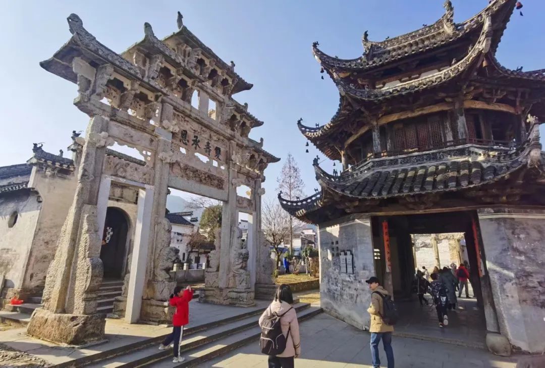 许村的高阳廊桥、大观亭与双寿承恩坊 图:金晚