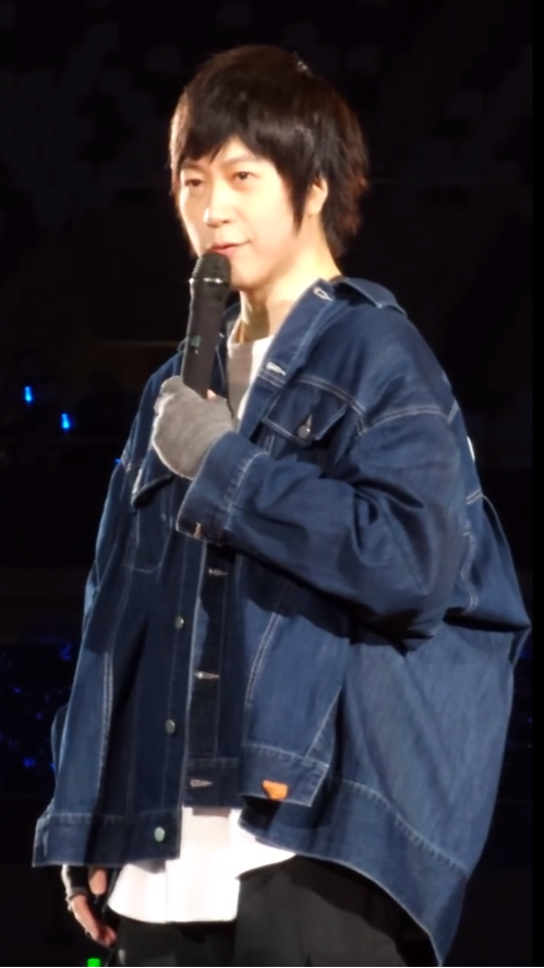 五月天阿信上海演唱会跑调 网友:他只剩10%的电量了