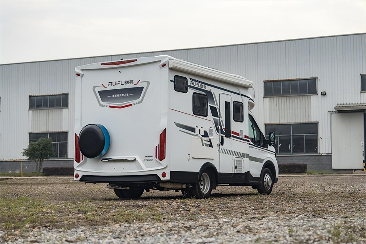 瑞弗ft800福特t8房车b型房车也有大空间