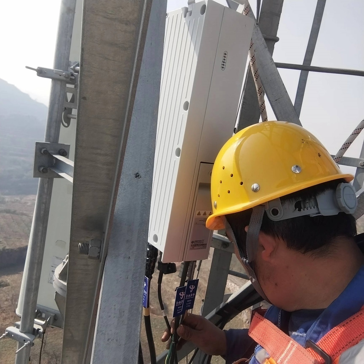 中国电信邯郸分公司首个5G-800M试点基站开通