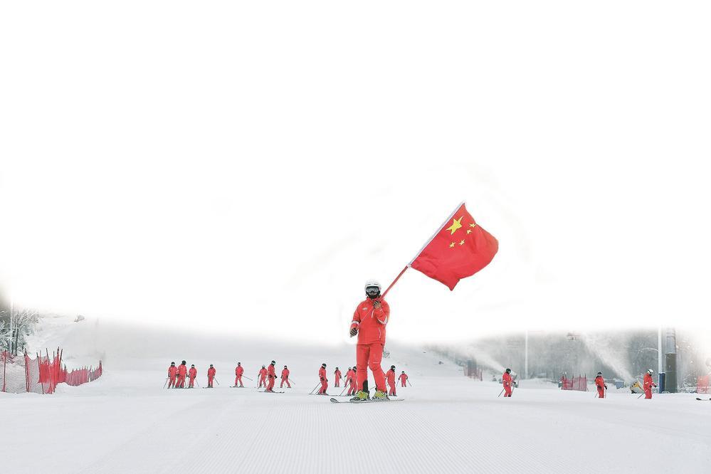 北大湖滑雪教练方队震撼登场。