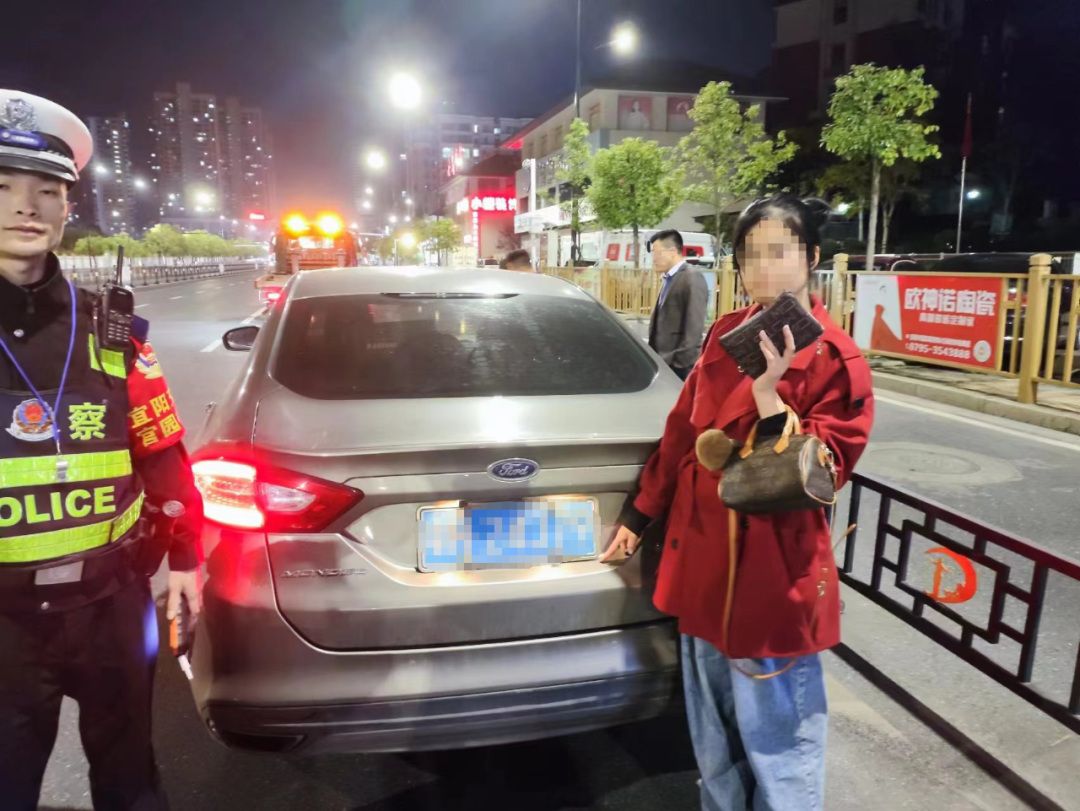 宜春一女子酒驾后肇事逃逸 不料前方交警正在查酒驾