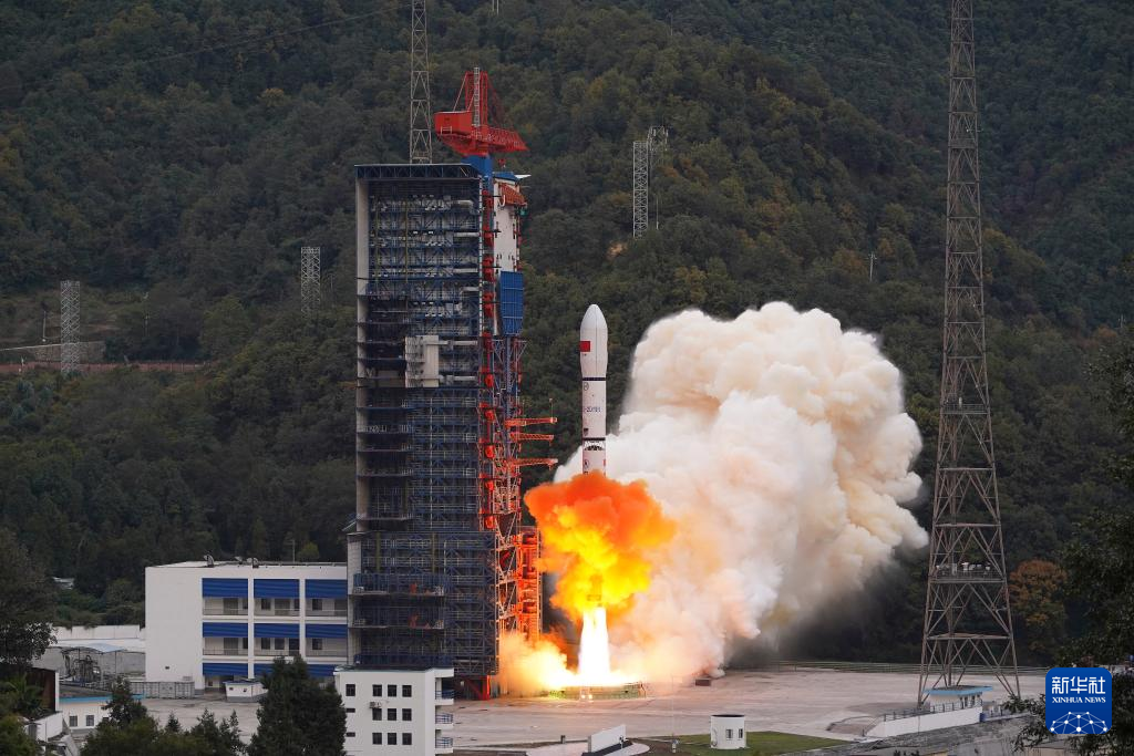 11月23日18時00分,我國在西昌衛星發射中心使用長征二號丁運載火箭