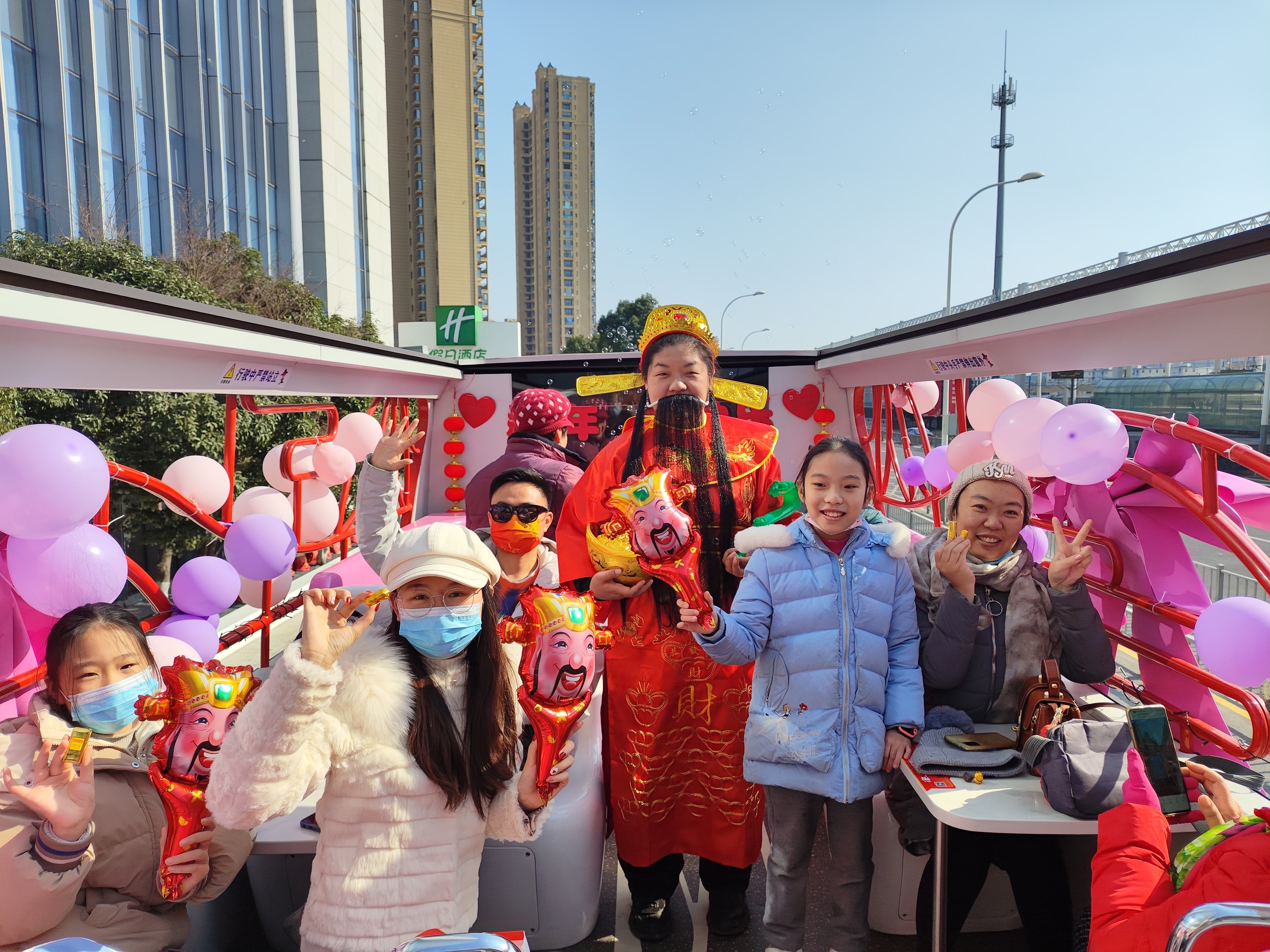 无锡双层巴士运营两周年：打造扮靓城市发展新名片