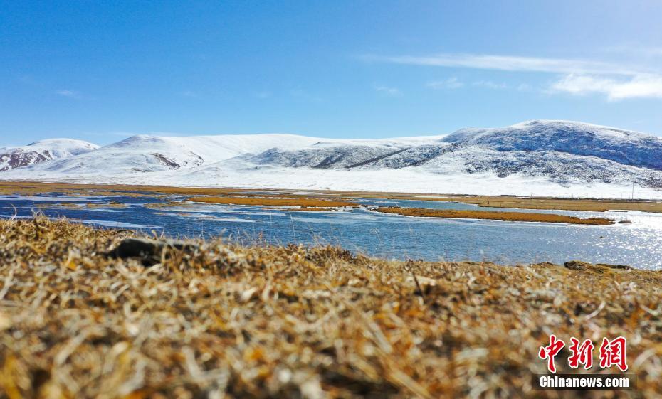 青海玉树隆宝滩国际重要湿地冬日景色旖旎
