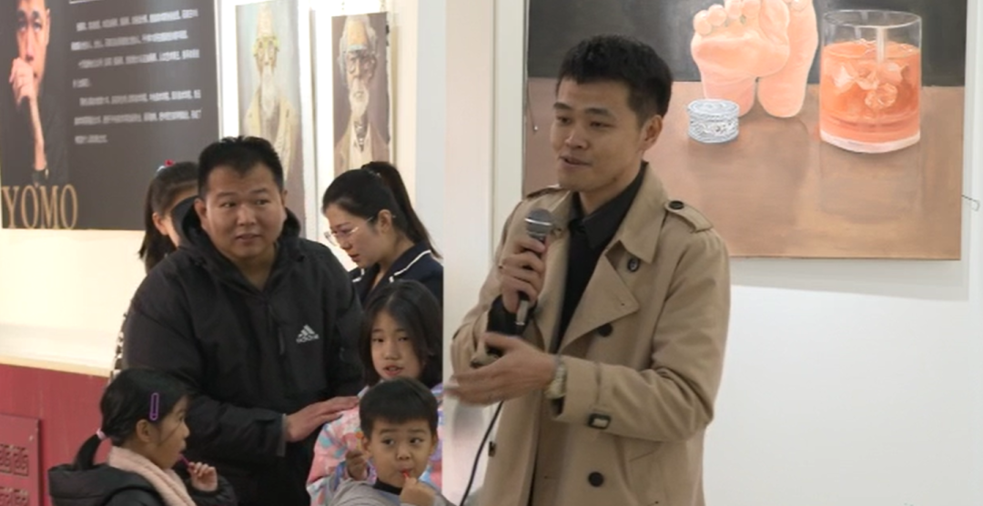 逸鹿品泉——张晨阳个人油画展在鹿泉区民俗文化馆开展