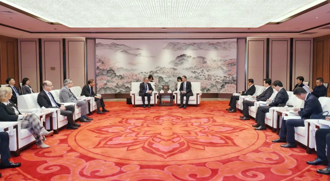 一天四批！刘小涛的“会客单”透露了哪些关键信息？