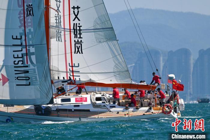 第十二届环海南岛国际大帆船赛在三亚开赛