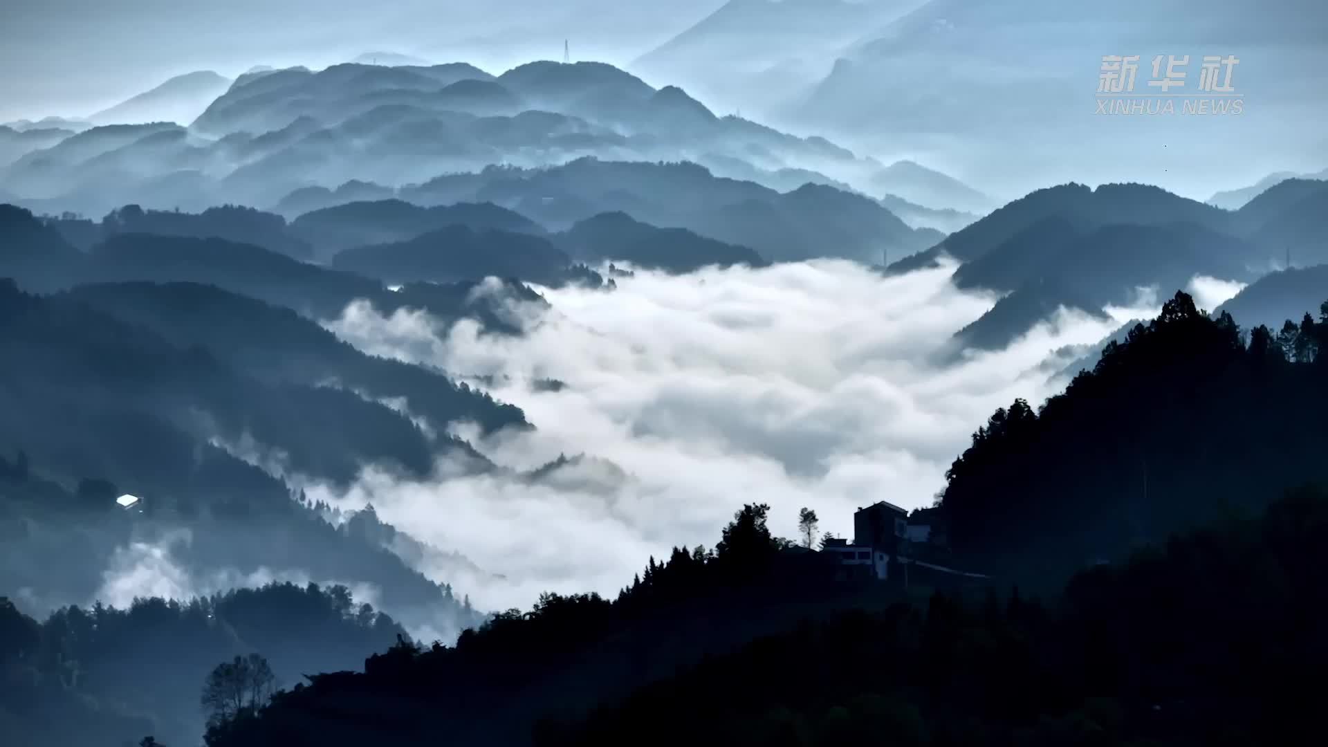 重庆巫溪：平流雾景观宛如人间仙境