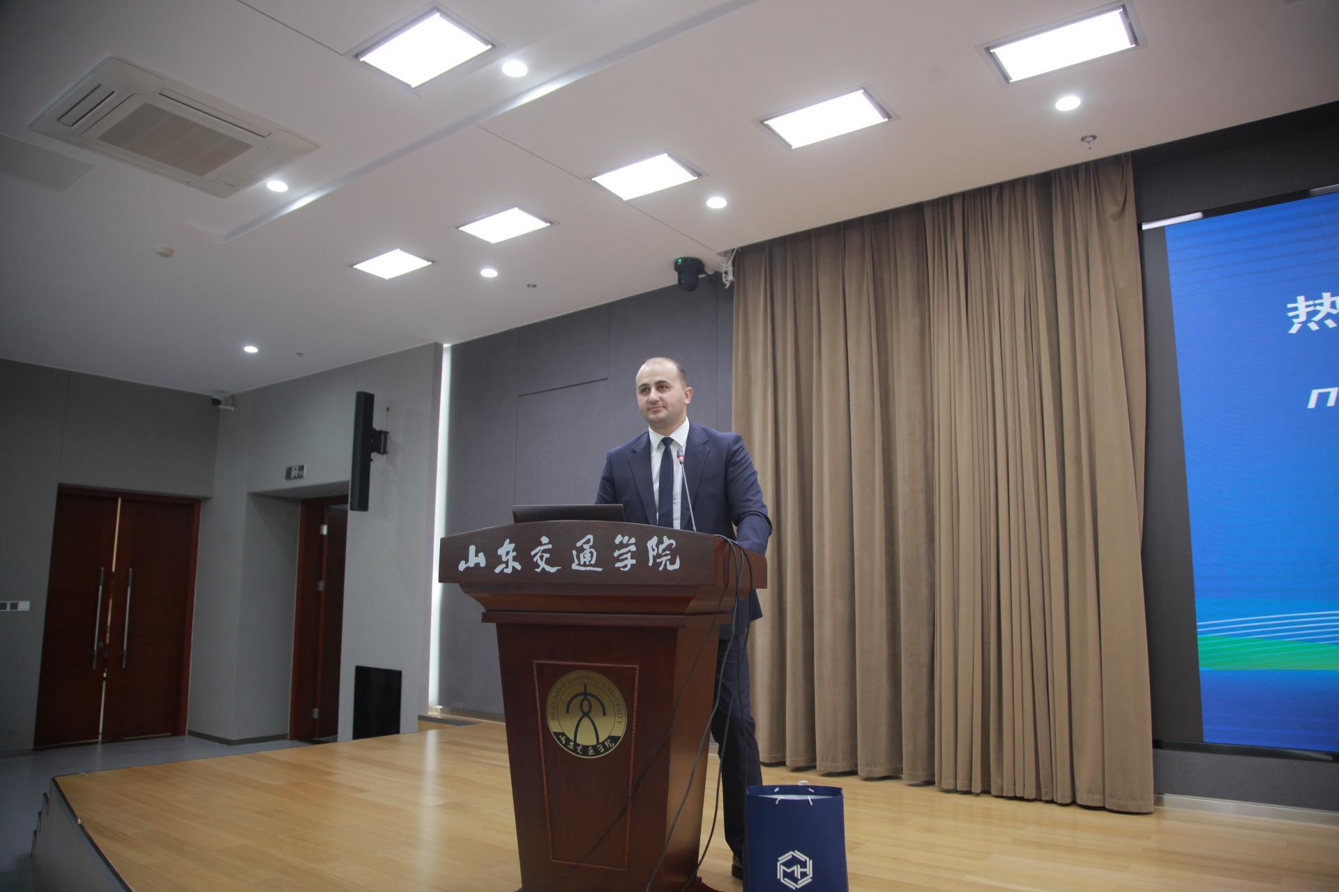 下诺夫哥罗德青年政策局局长致辞