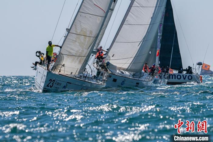 第十二届环海南岛国际大帆船赛在三亚开赛