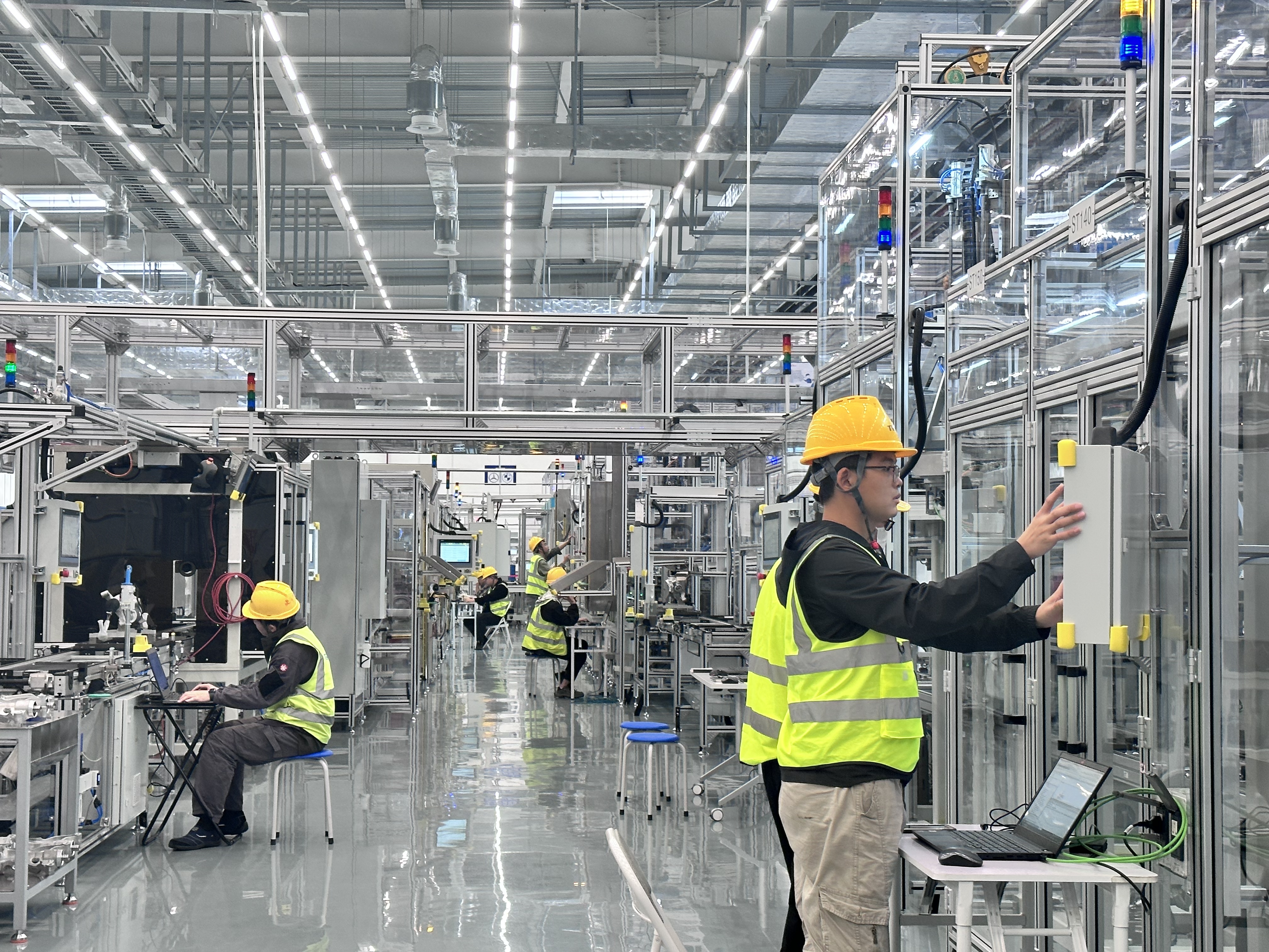 博世华域智能工厂生产车间。( 臧坤摄)