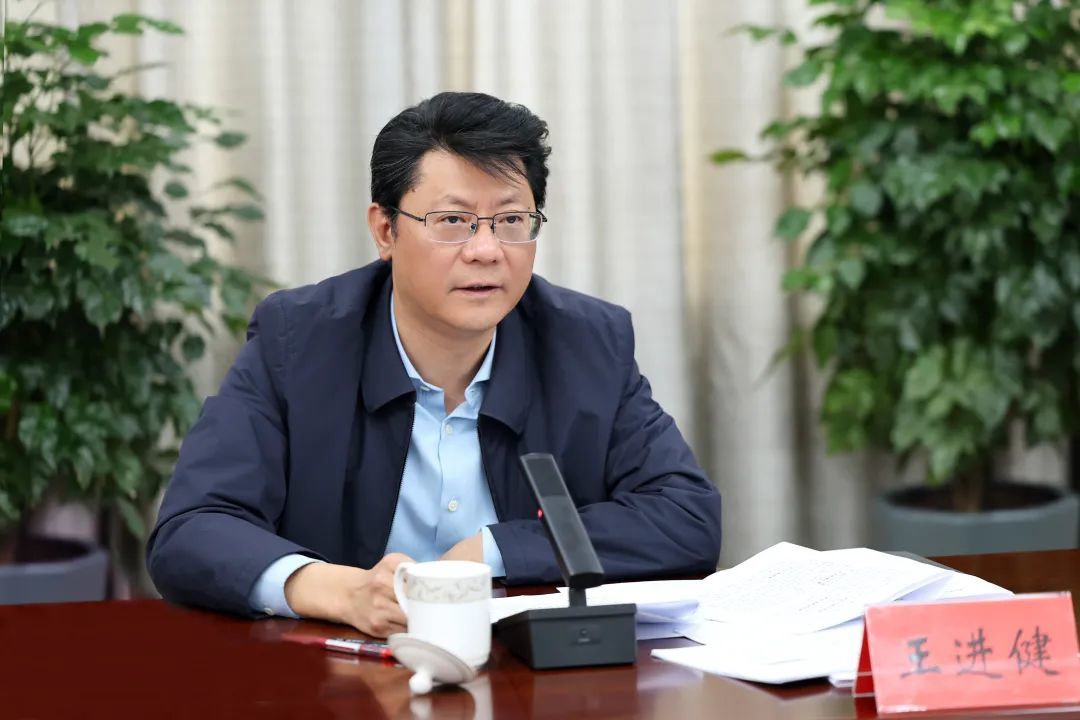 扬州市委书记王进健争做走在前列的改革尖兵创新先锋